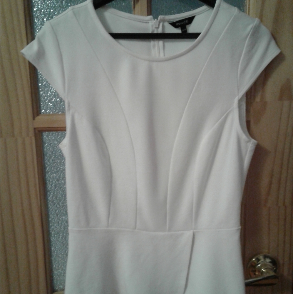 WHITE RW&CO PEPLUM TOP